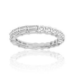 Emerald Cut and Round Diamonds 18k Gold Ring